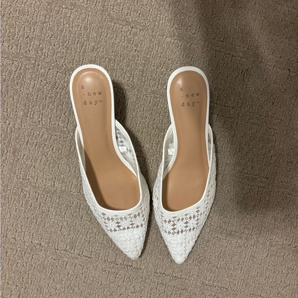 A New Day Women's Cream Crochet Kitten Heels